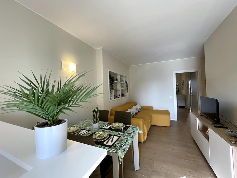 Elegante Appartamento Milano Linate Bagian luar foto